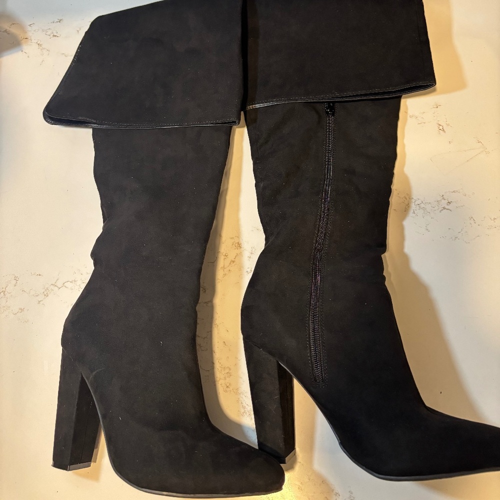 Black Bamboo Boots/faux suede/knee high/Wms Sz 8